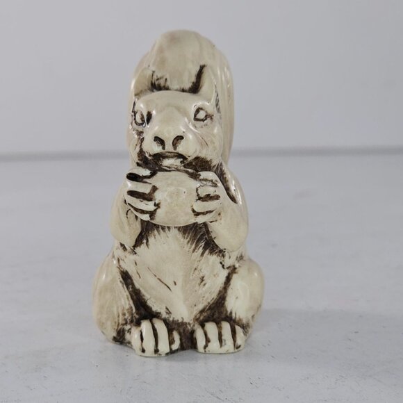 Vintage Italian Squirrel Figurine By Wony Ltd Resin - Picture 2 of 7